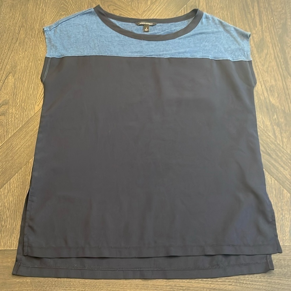 Banana Republic Blue T-Shirt Size Small